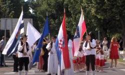 Mali vezovi kao velika pozivnica za nedjeljnu manifestaciju