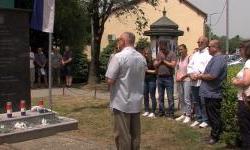 Glumačka ekipa filma „260 dana“ odala počast daljskim žrtvama