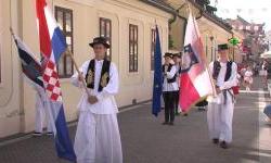 1200 mladih čuvara narodnih običaja na Malim vezovima