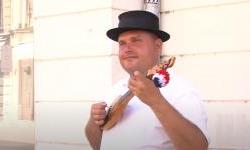 „Igor s tamburicom“ već više od 15 godina osječke ulice pretvara u pozornice