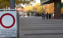 Unatoč zabrani, mnogi i dalje na dva kotača Trgom slobode