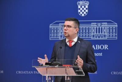 ''Mi Socijaldemokrati nećemo dopustiti Vladi da još jednom zaboravi na 240 tisuća građana u dužničkom ropstvu''