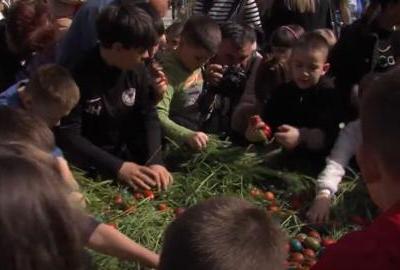 U najvećem uskrsnom gnijezdu u Belišću čak tisuću šarenih pisanica