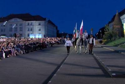 Glazbeno-scenskim programom „Sjaj nam sunce domovini slatkoj“ otvoreni 58. Đakovački vezovi
