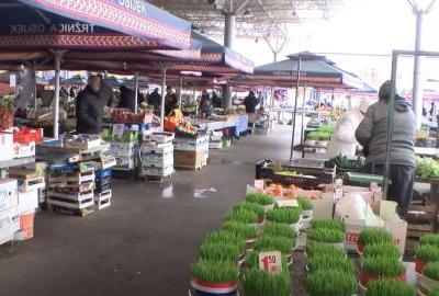 Badnjak na osječkoj tržnici bez gužvi