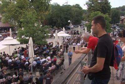 Bolesni, nemoćni i vozači došli po blagoslov u aljmaško svetište