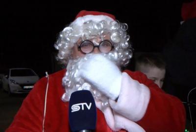 Djed Božićnjak u kočiji stigao na adventsku večer