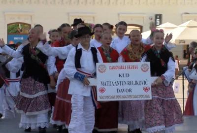 Mali vezovi u srcu Đakova okupili tisuću mališana i najavili jubilarno 60. izdanje Đakovačkih vezova