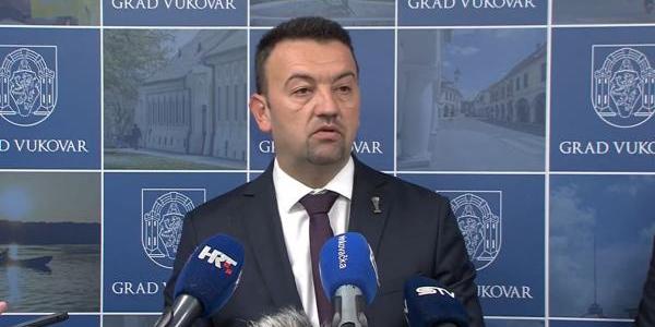 ''Zbog Penavinog propalog projekta zakočeni projekti i investicije i ukinute uskrsnice''