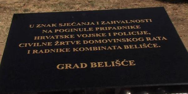 Otkrivena spomen-ploča poginulim braniteljima, civilima i radnicima Kombinata