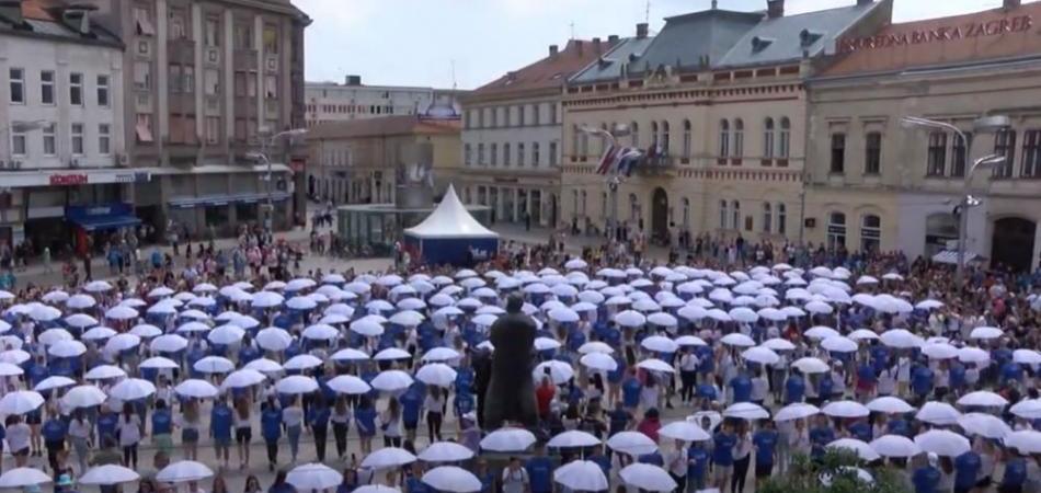 Maturanti Osječko-baranjske županije otplesali Quadrillu