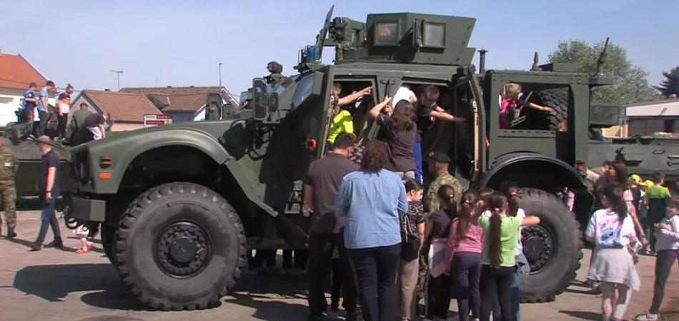 Za rođendan legendarne 3. gardijske brigade vojarna u Đakovu otvorila svoja vrata građanima