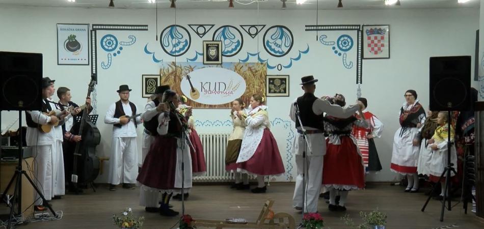 Treći božićni koncert KUD-a Slavonija - tradicijom ususret blagdanskoj sezoni