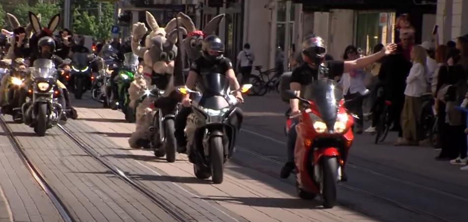 Moto zeke već dva desetljeća donose radost uoči Uskrsa