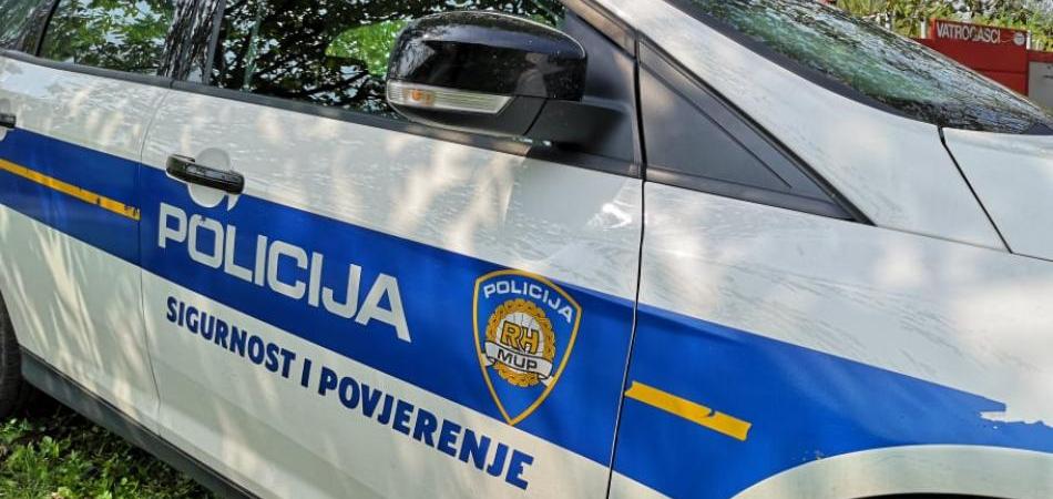 U prometnoj nesreći smrtno stradala vozačica mopeda