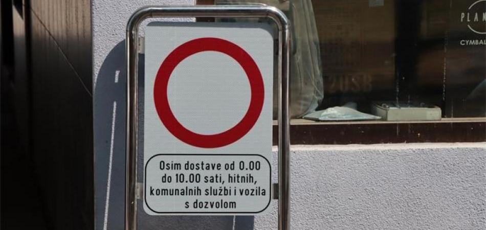 Trgom Slobode u Osijeku zabranjen promet romobilima i biciklima!