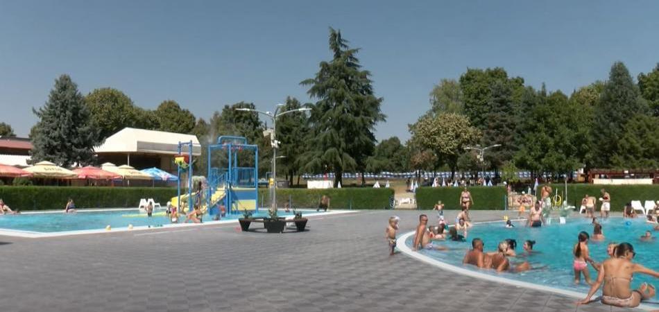 Bazeni u Belom Manastiru i ovog su ljeta popularno odredište kupača iz cijele Slavonije, ali i šire