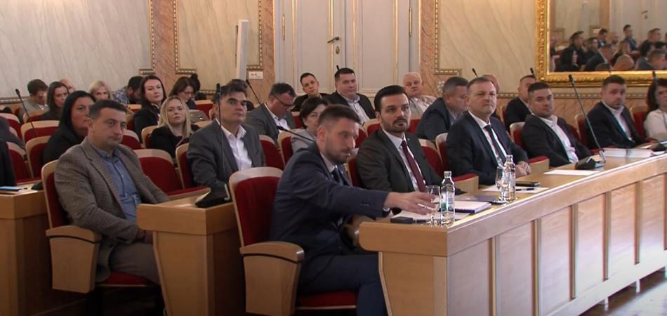 Gradsko vijeće Osijeka: prvih šest mjeseci rada gradonačelnika obilježio rekordni proračun