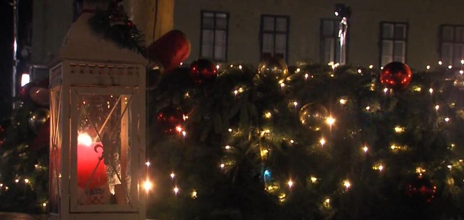 Betlehemskim svjetlom upaljena 2. adventska svijeća koja nas poziva da upalimo svjetlo i u svom srcu