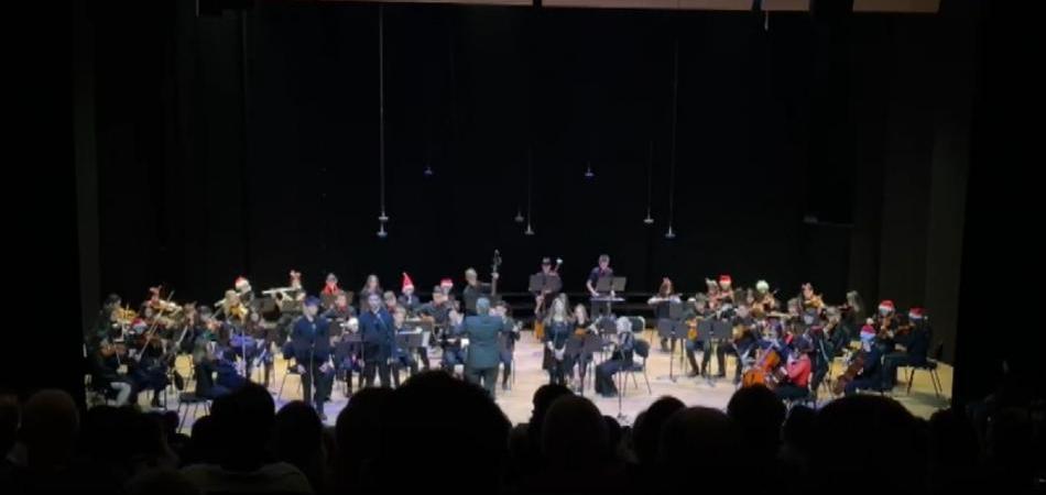 Kuhačevci božićnim koncertom donijeli toplinu blagdana osječkoj publici
