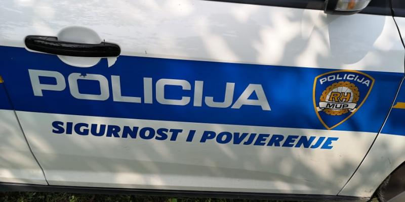 Iz radnih strojeva ukrao oko 1000 litara goriva, traži ga policija