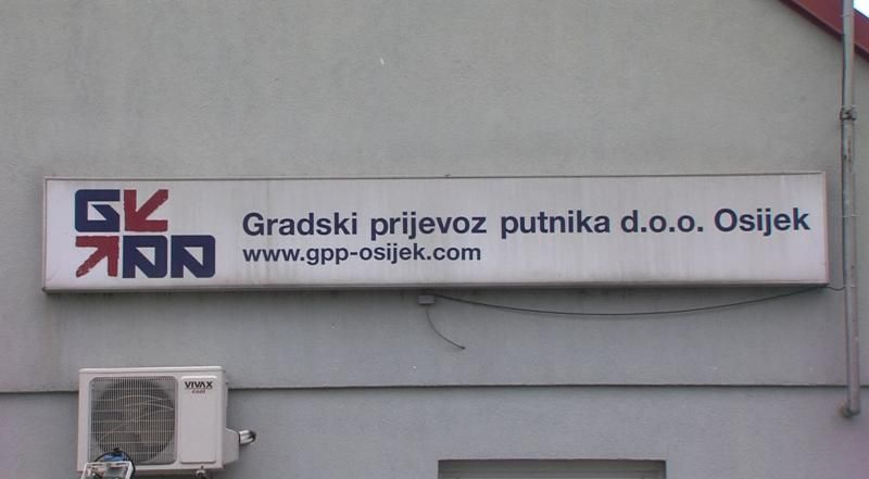 ''Kao i kod drakonskog poskupljenja usluga GPP Osijek još se jednom poslužio zamagljivanjem nestvarnih rješenja, a sve u režiji HDZ-ovog gradonačelnika Ivana Radića''