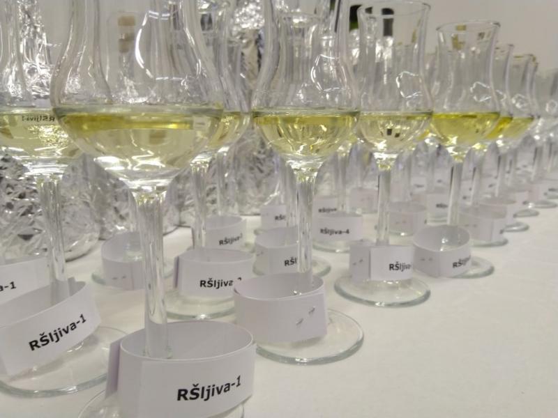 Potrebno je povećati i standardizirati proizvodnju rakije