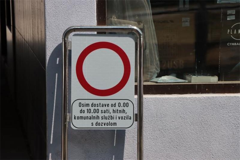 Trgom Slobode u Osijeku zabranjen promet romobilima i biciklima!
