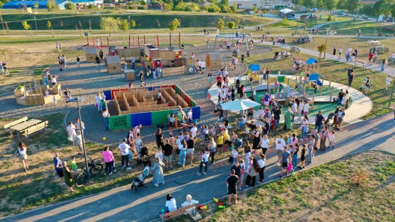 Najveće dječje igralište zasjalo u Vinkovcima