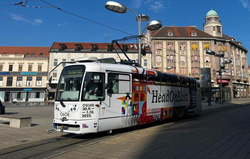 Kraljevski HeadOnEast!